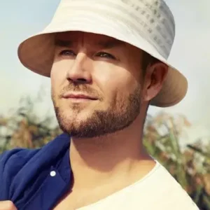 BUCKET HAT